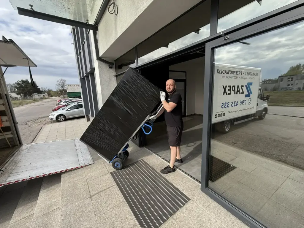 zapex transport i przeprowadzki - rozładunmek w bydgoszczy